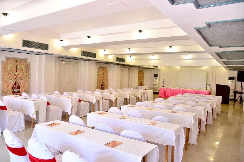 The Byke Old Anchor Beach Resort & Spa Cavelossim Bagian luar foto
