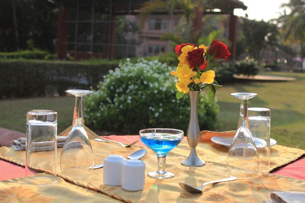 The Byke Old Anchor Beach Resort & Spa Cavelossim Bagian luar foto