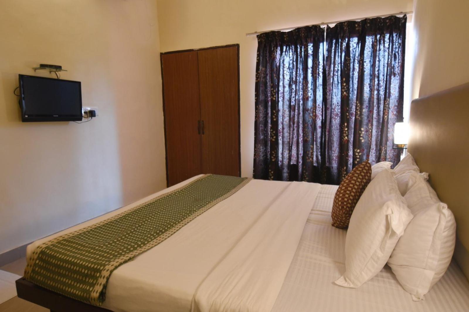 The Byke Old Anchor Beach Resort & Spa Cavelossim Bagian luar foto