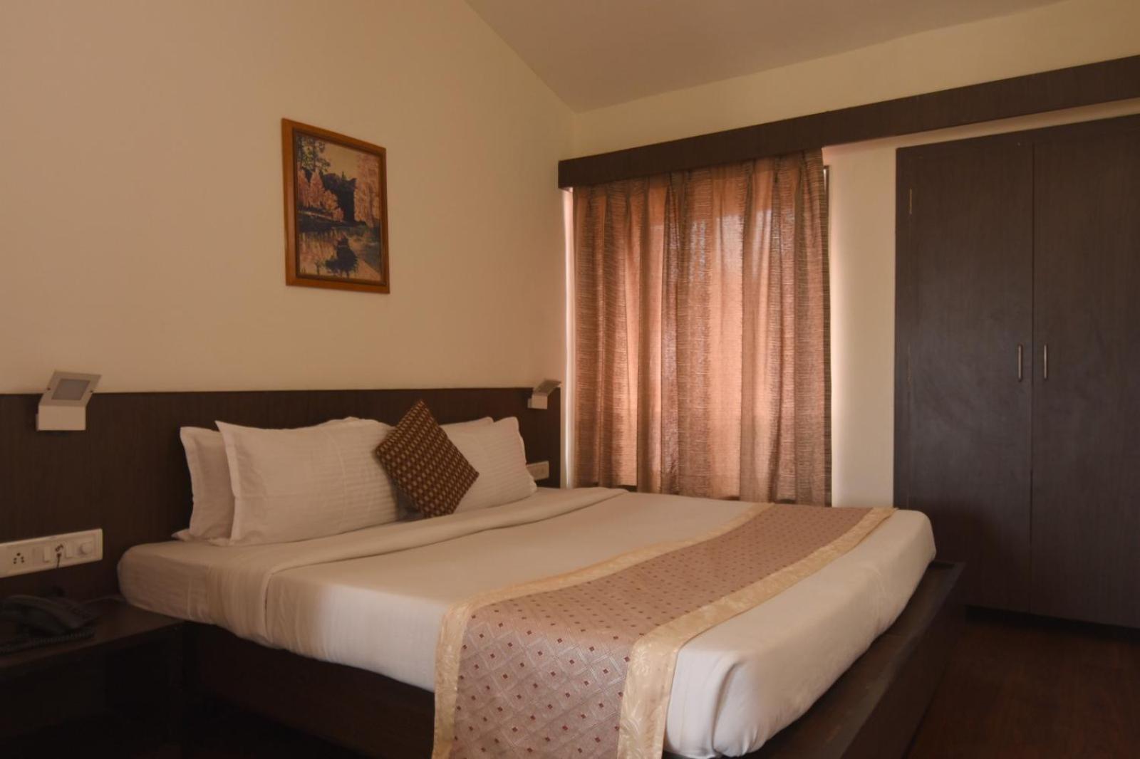 The Byke Old Anchor Beach Resort & Spa Cavelossim Bagian luar foto