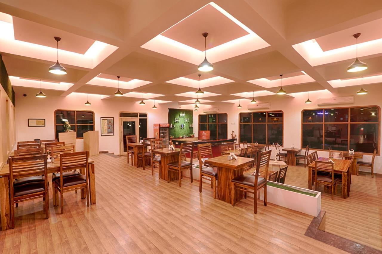 The Byke Old Anchor Beach Resort & Spa Cavelossim Bagian luar foto